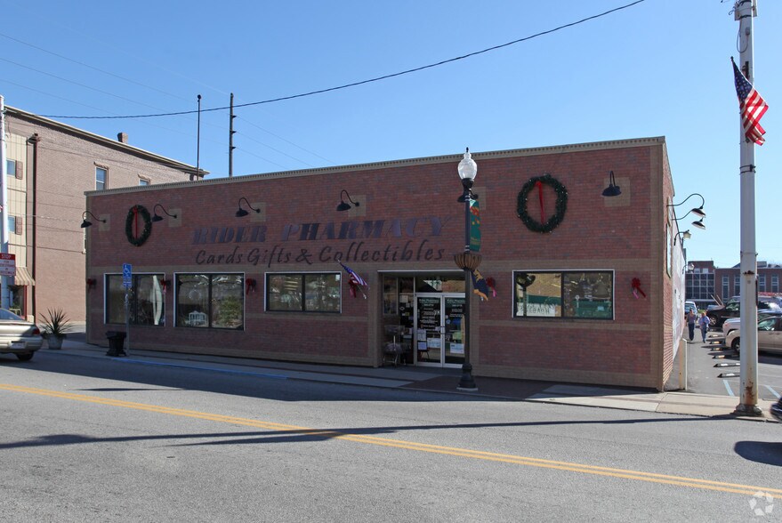 303-305 Merchant St, Fairmont, WV à louer - Photo du bâtiment - Image 2 de 18