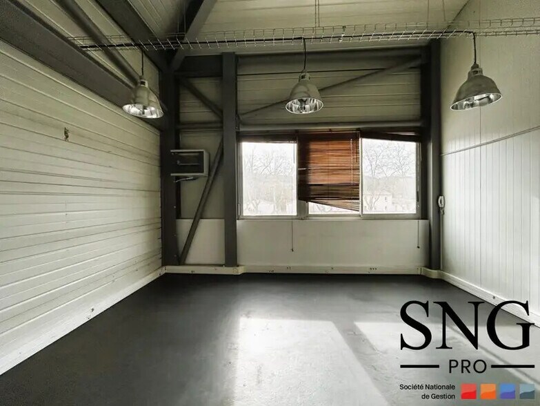 Office in Le Tholonet for lease - Building Photo - Image 2 of 4