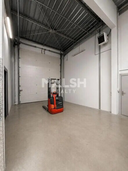 Flex in Décines-Charpieu for sale - Building Photo - Image 2 of 9