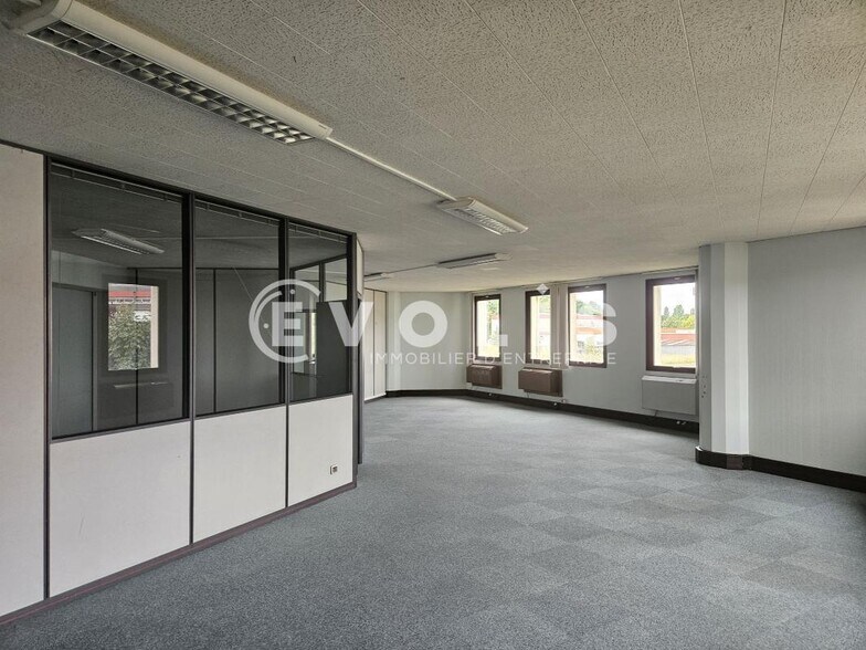 Office in Saint Aubin for lease - Interior Photo - Image 3 of 10