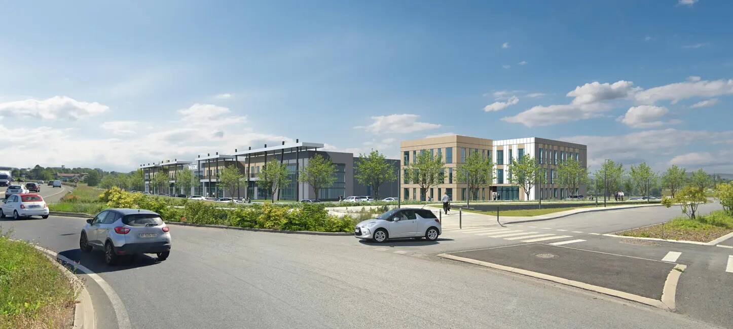 Retail in Persan for sale Building Photo- Image 1 of 12