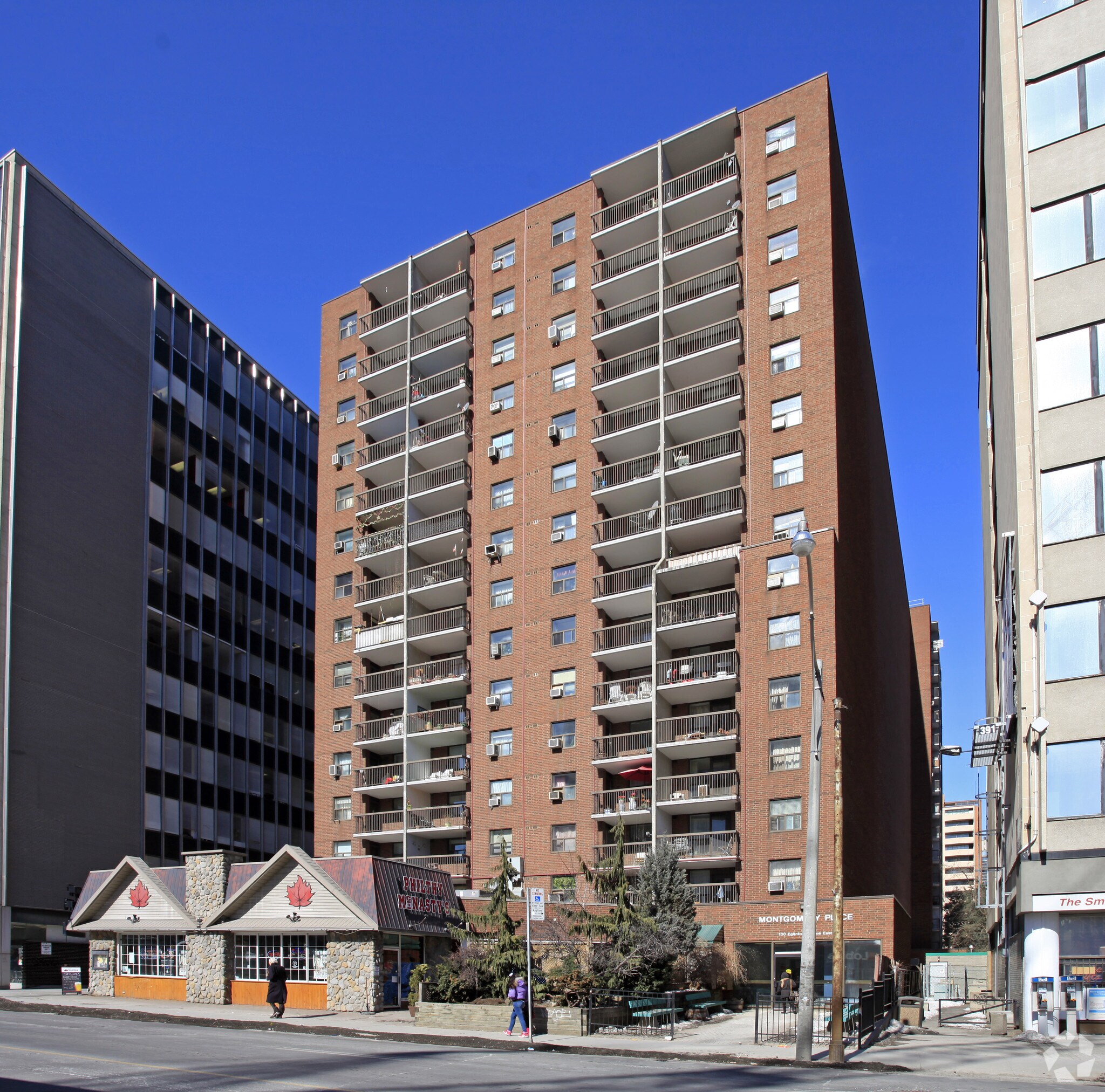 130 Eglinton Ave E, Toronto, ON à vendre Photo du bâtiment- Image 1 de 1