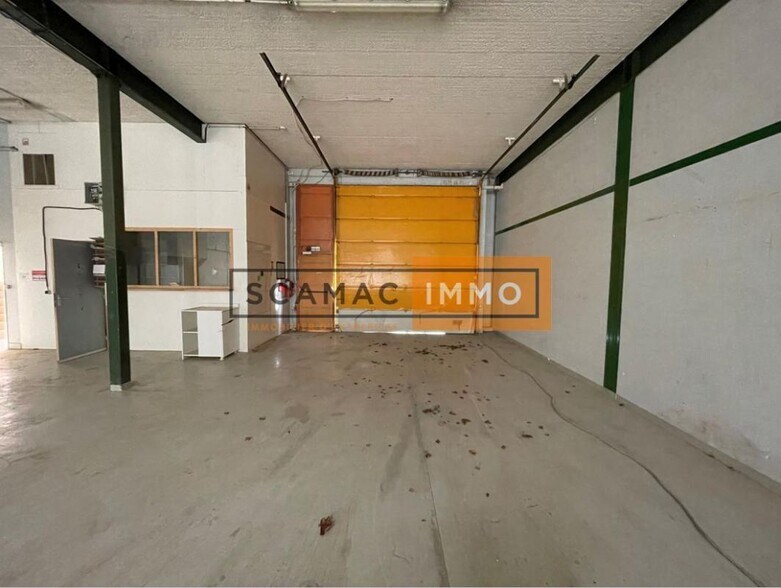 Industrial in Lognes for lease - Building Photo - Image 3 of 4