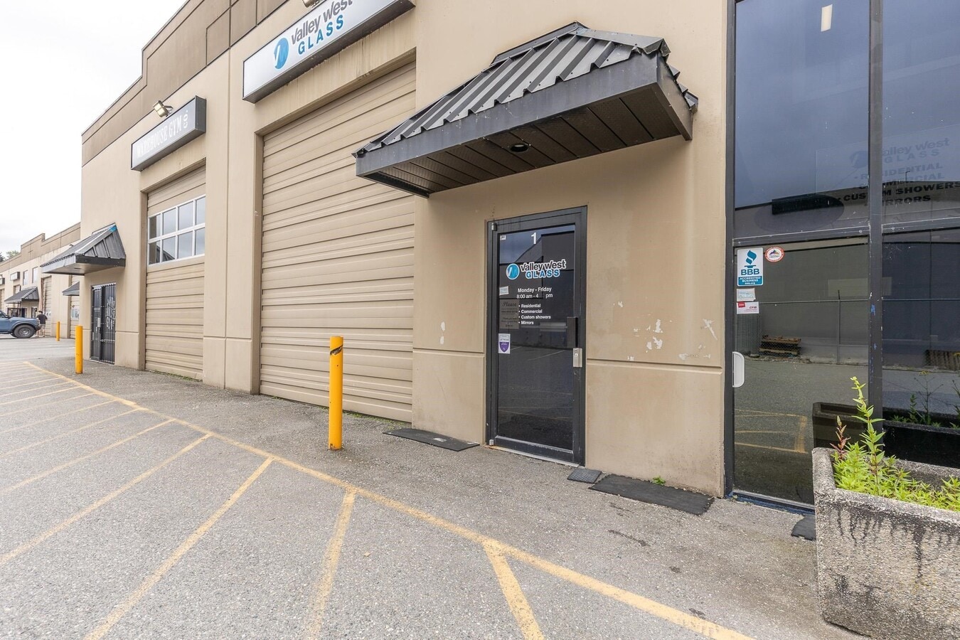 34100 S Fraser Way, Abbotsford, BC V2S 2C6 - Unit 1 -  - Interior Photo - Image 2 of 10