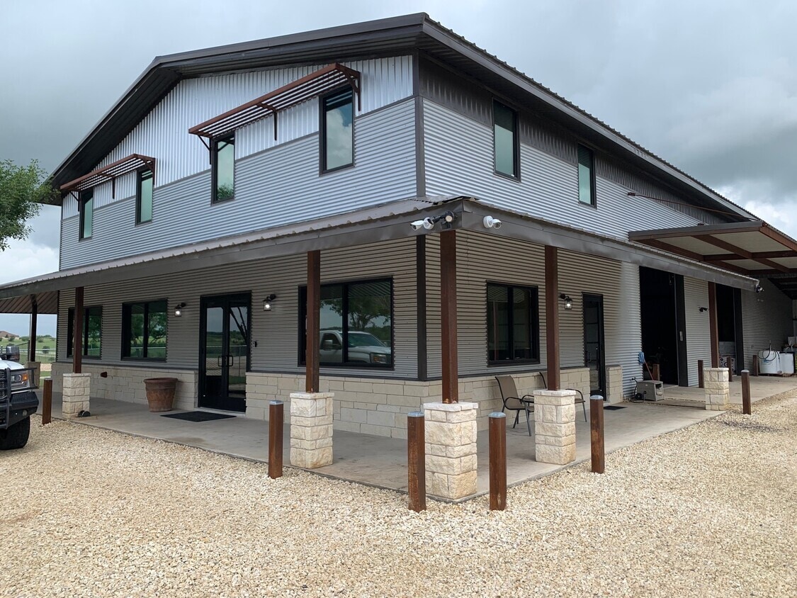 116 Nxne Dr, Hutto, TX for lease Building Photo- Image 1 of 12