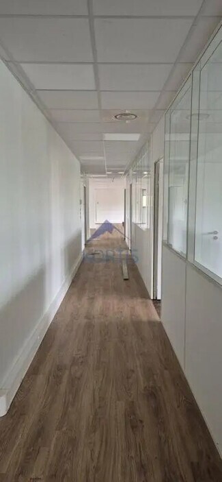 Plus de détails pour 7 Rue Maryse Bastié, Bron - Bureau à louer