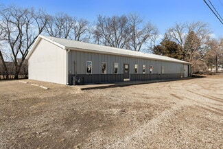 Plus de détails pour 438 Highway Ave S, Blooming Prairie, MN - Bureau à vendre