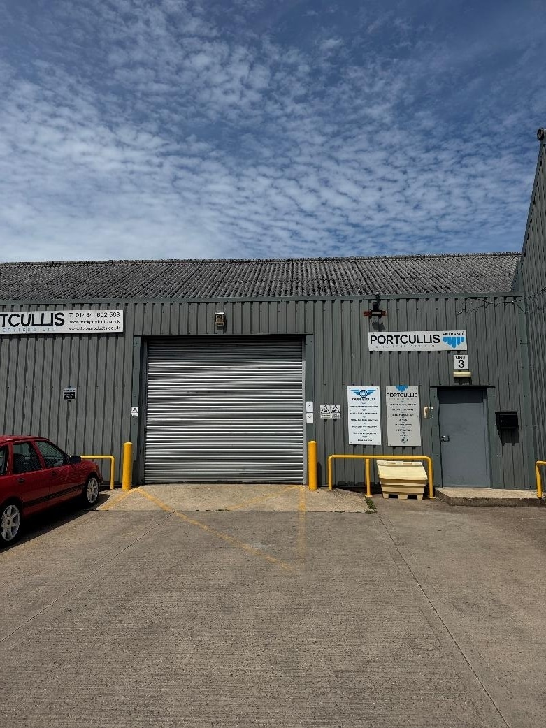 Near Bank, Huddersfield for lease Building Photo- Image 1 of 3