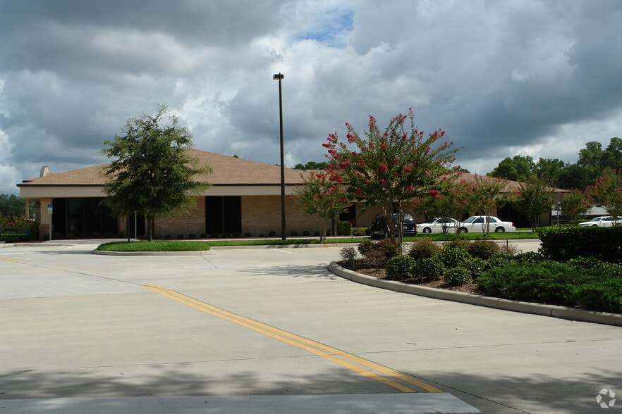 1961 S Woodland Blvd, Deland, FL for lease - Building Photo - Image 2 of 3