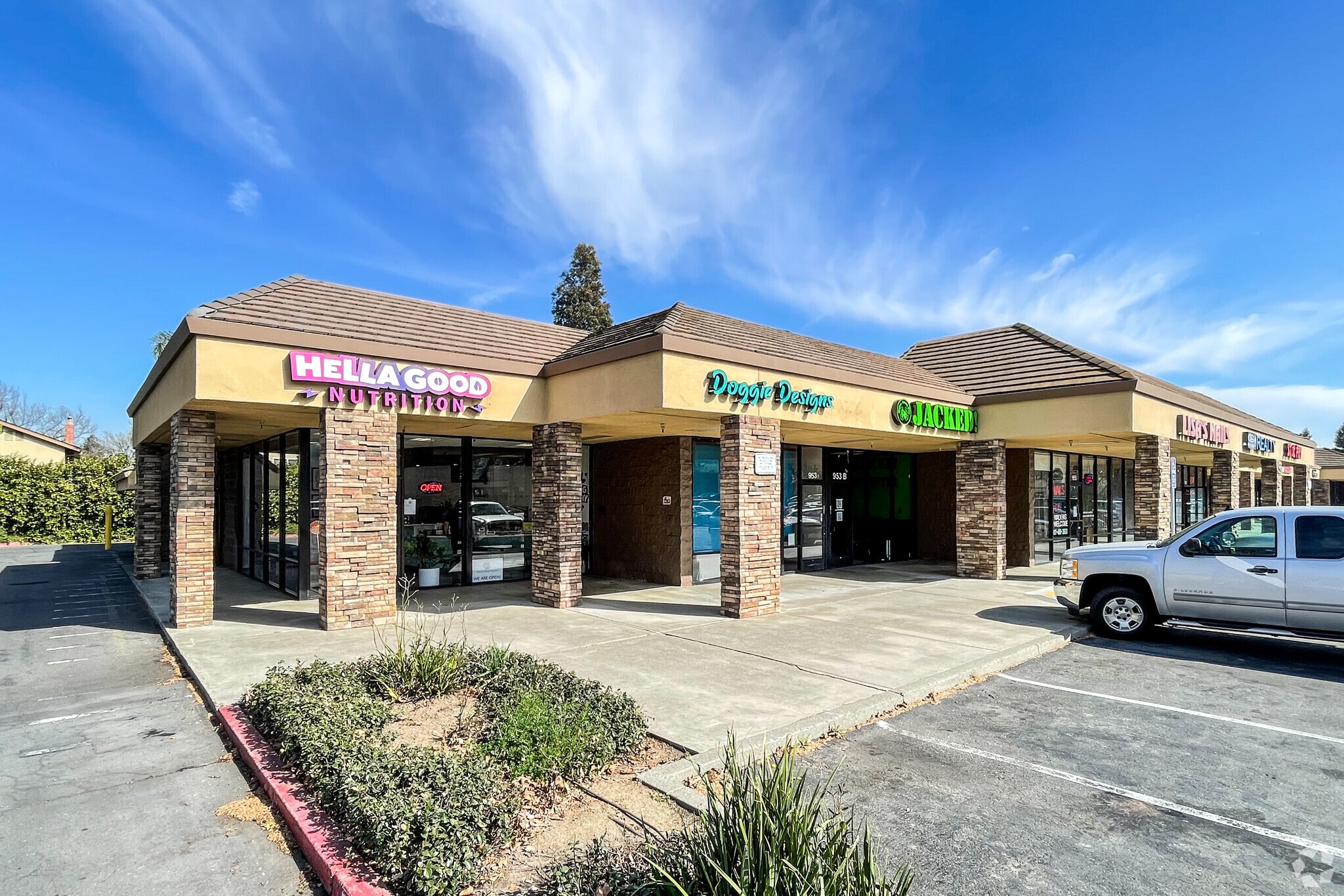 941-1045 Alamo Dr, Vacaville, CA for lease Primary Photo- Image 1 of 8