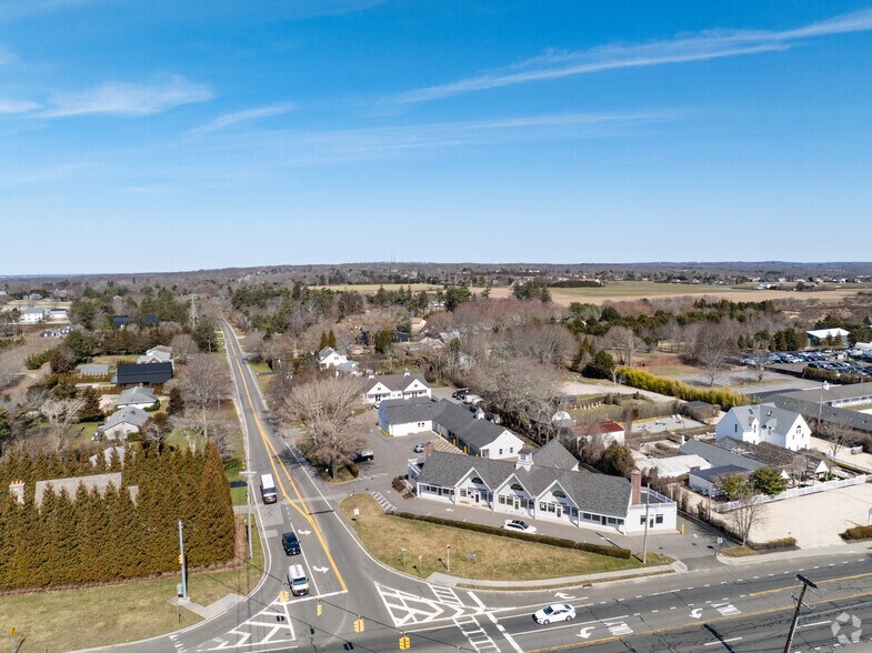 394 N Main St, Southampton, NY à vendre - Aérien - Image 2 de 5