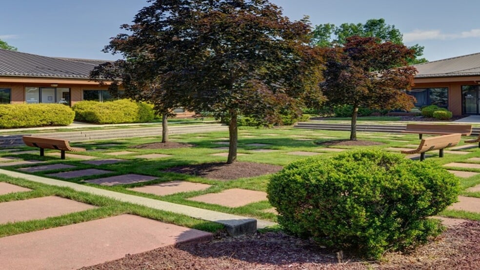 666 Plainsboro Rd, Plainsboro, NJ à louer - Photo du bâtiment - Image 1 de 5