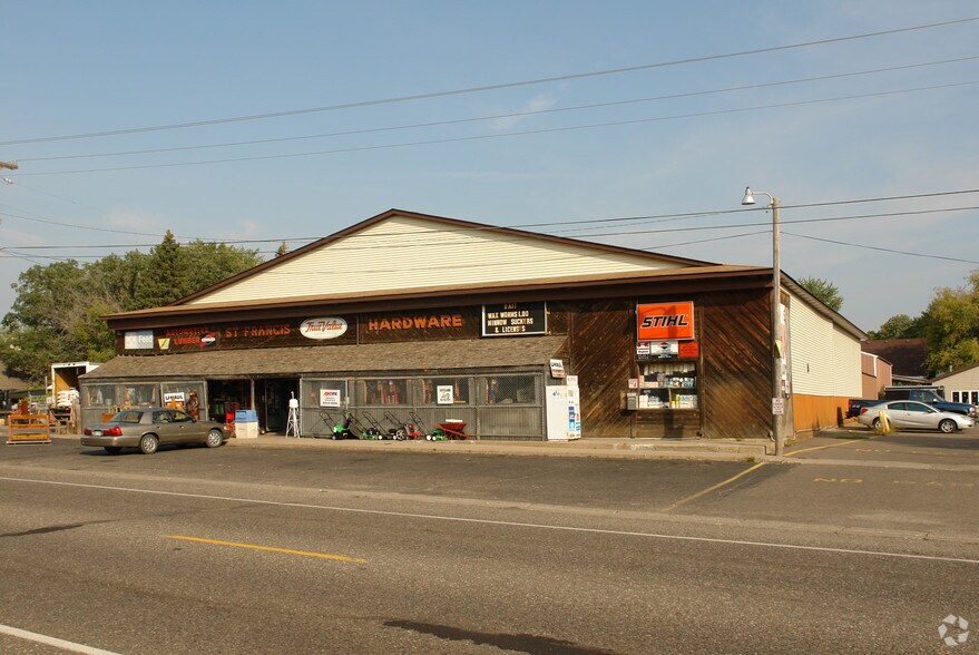 3645 NW Bridge St, Saint Francis, MN à vendre - Photo du bâtiment - Image 1 de 8
