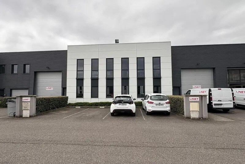 Flex in Vénissieux for sale Building Photo- Image 1 of 15