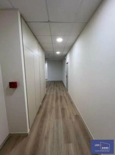 Office in Mérignac for lease - Building Photo - Image 2 of 6