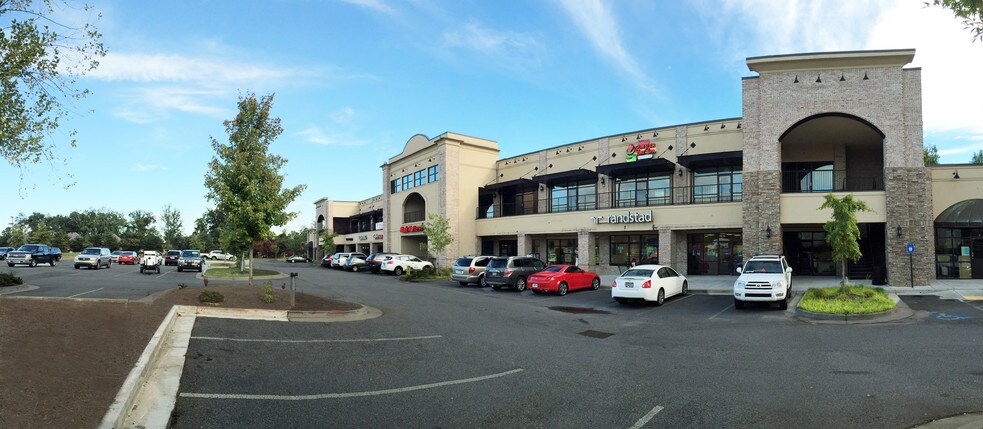 631 Main St, Alpharetta, GA for lease - Building Photo - Image 3 of 9