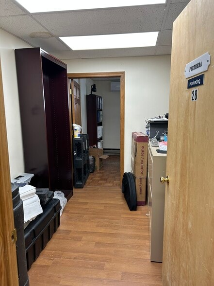 118 Washington St, Holliston, MA for lease - Building Photo - Image 3 of 3