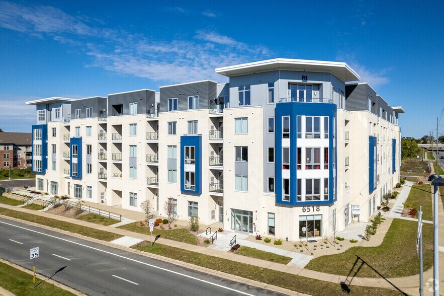 6518 Milwaukee St, Madison, WI à louer - Photo du bâtiment - Image 2 de 4