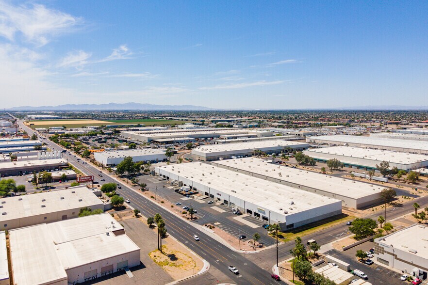 4720 W Van Buren St, Phoenix, AZ à louer - Aérien - Image 3 de 7