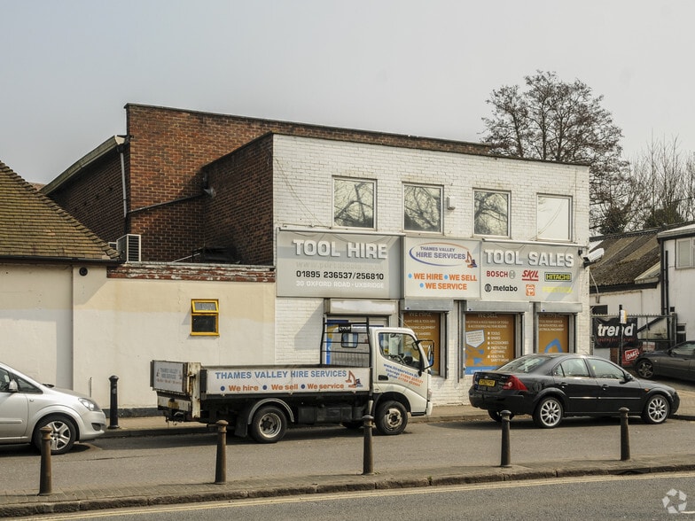 30 Oxford Rd, Uxbridge for lease - Building Photo - Image 2 of 2