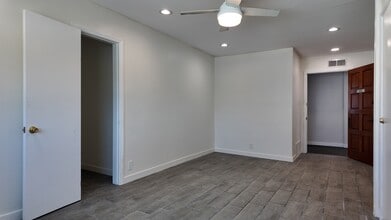 215 Culver Blvd, Playa Del Rey, CA for lease Interior Photo- Image 1 of 7