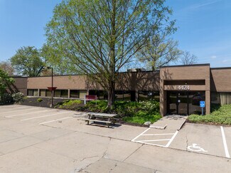 Plus de détails pour 4420 & 4440 Carver Woods Dr – Bureau à vendre, Blue Ash, OH