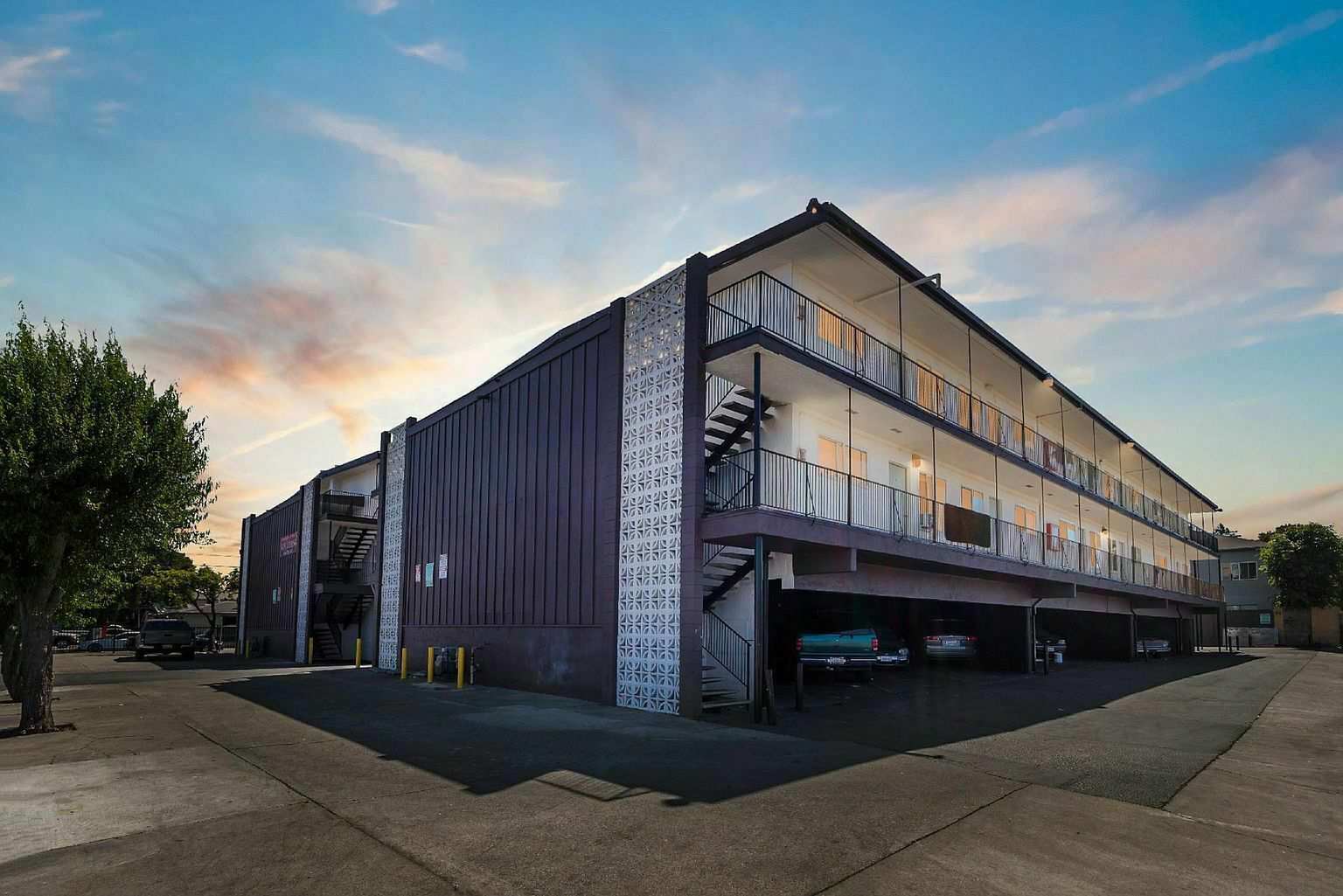 200 Dumbarton Ave, Redwood City, CA à vendre Photo du bâtiment- Image 1 de 5