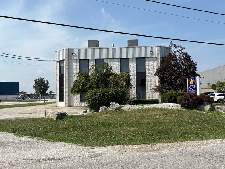 1945 Blackacre Dr, Tecumseh, ON for lease - Building Photo - Image 2 of 9