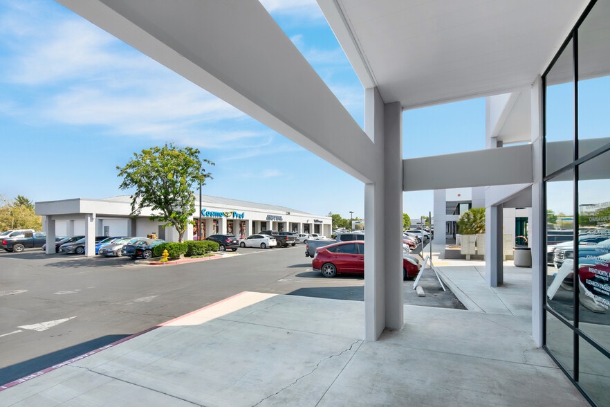 12370 Hesperia Rd, Victorville, CA for lease - Building Photo - Image 3 of 17