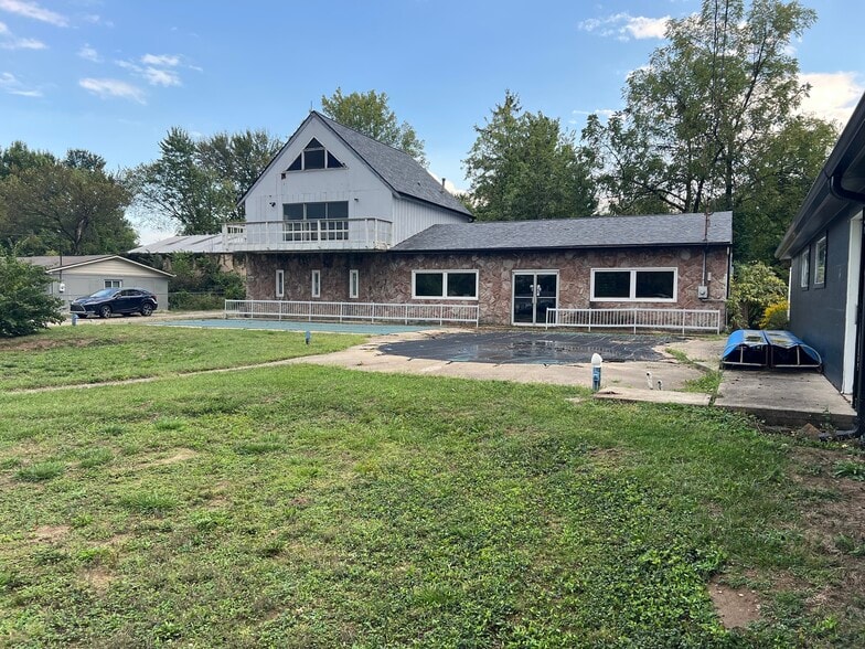 805 Ohio Pike, Cincinnati, OH for sale - Building Photo - Image 2 of 21