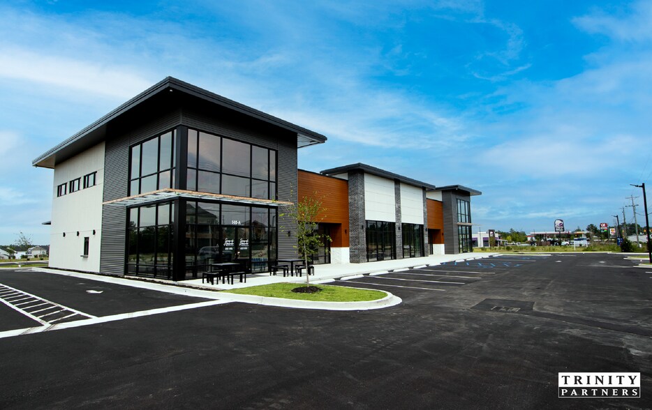 565 Spears Creek Church Rd, Elgin, SC à louer - Photo du bâtiment - Image 2 de 4