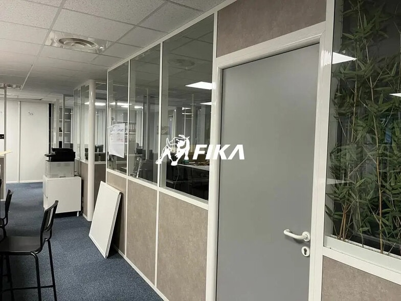 Office in Toulouse for lease - Interior Photo - Image 2 of 17