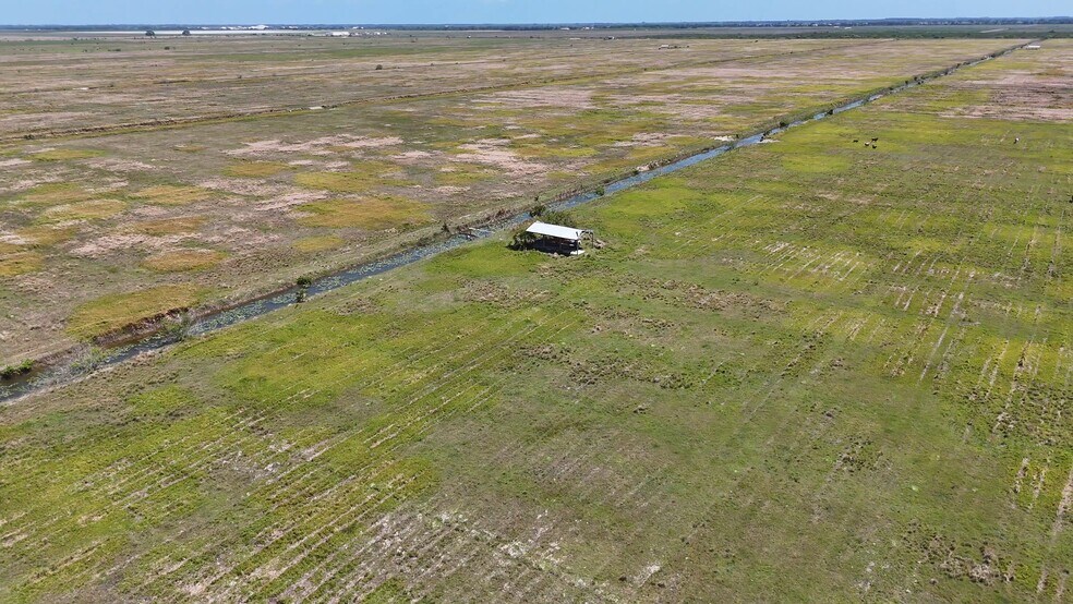 16951 Indrio Rd, Fort Pierce, FL à vendre - Vidéo sur l’inscription commerciale - Image 3 de 11