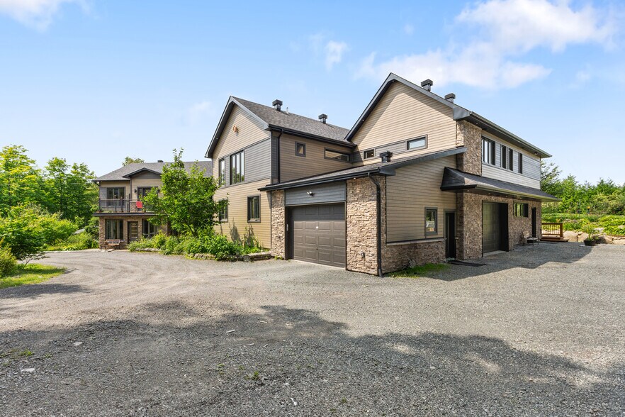 57 Rue Allan, Brownsburg-chatham, QC à vendre - Photo du bâtiment - Image 2 de 67