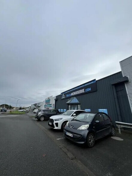 Commerce de détail dans Portet-sur-Garonne à louer - Photo du bâtiment - Image 2 de 6