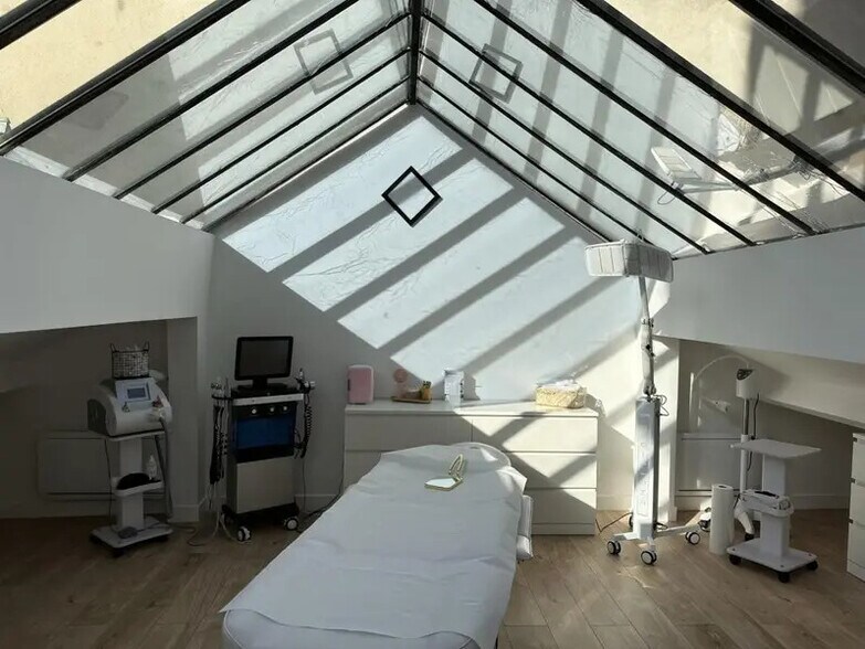 18 Rue D'Armenonville, Neuilly-sur-Seine à louer - Photo intérieure - Image 2 de 3