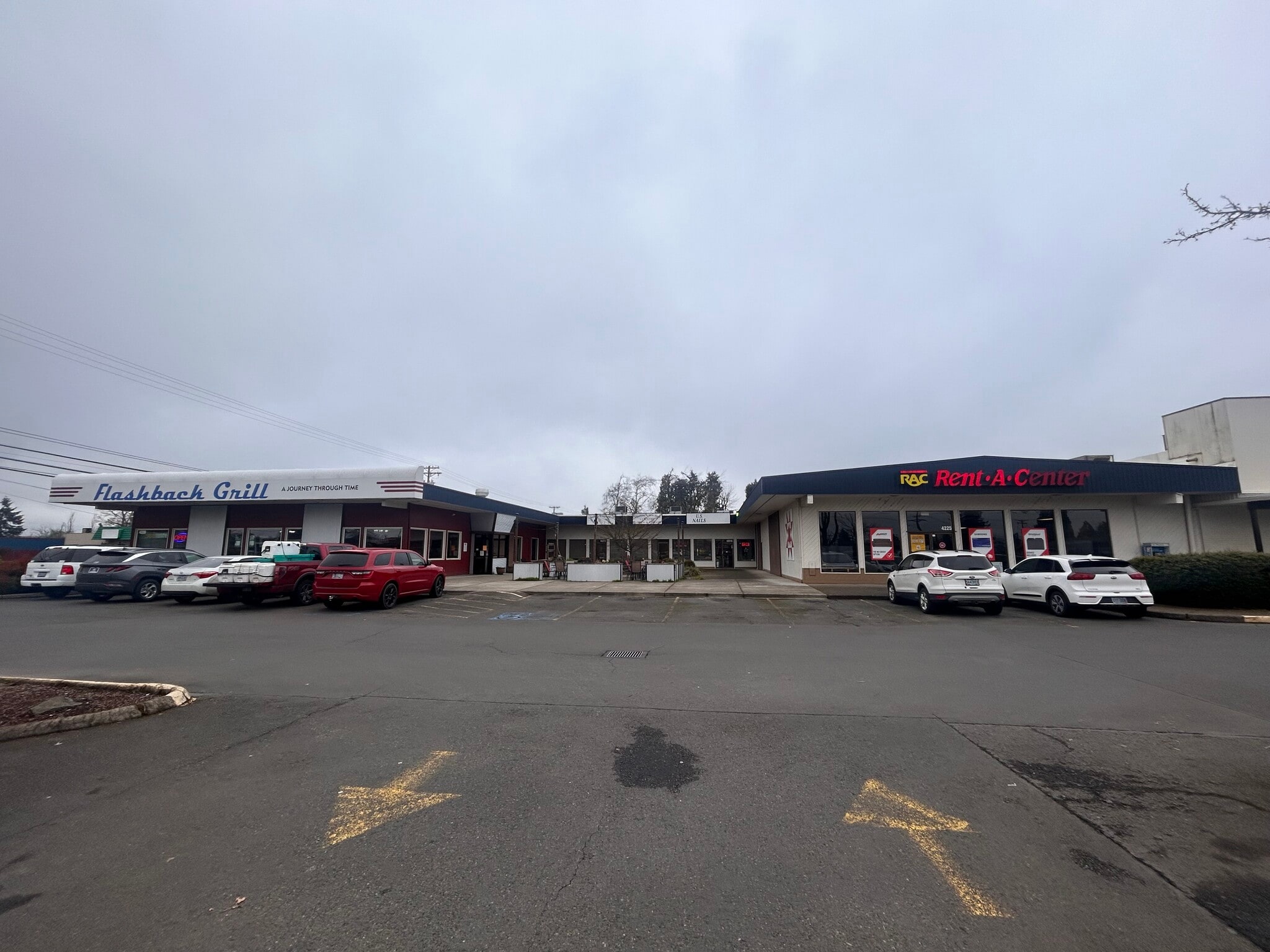 4205-4229 Main St, Springfield, OR for lease Building Photo- Image 1 of 7
