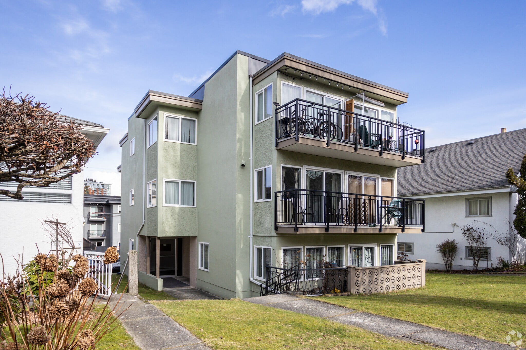 227 15th Av E, Vancouver, BC for sale Primary Photo- Image 1 of 3