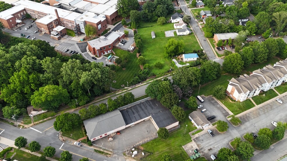 2101 Sunnyside Ave, Winston-Salem, NC for sale - Building Photo - Image 2 of 13