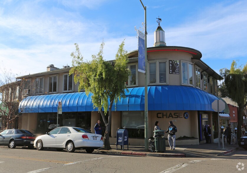 2051-2063 Mountain Blvd, Oakland, CA à louer - Photo du bâtiment - Image 3 de 4