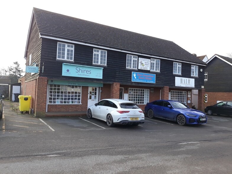 1-6 Belfry Ct, Sandy à louer - Photo du bâtiment - Image 1 de 1