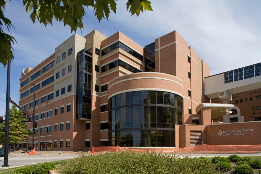 805 Saint Vincents Dr, Birmingham, AL for lease - Building Photo - Image 2 of 7