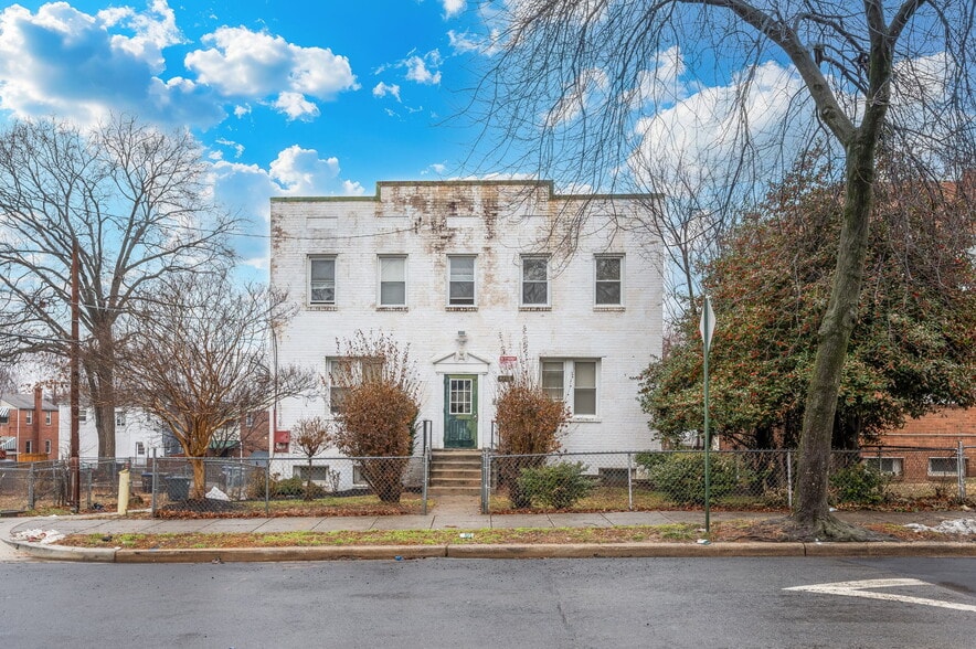 4208 Foote St NE, Washington, DC à vendre - Photo du bâtiment - Image 2 de 32