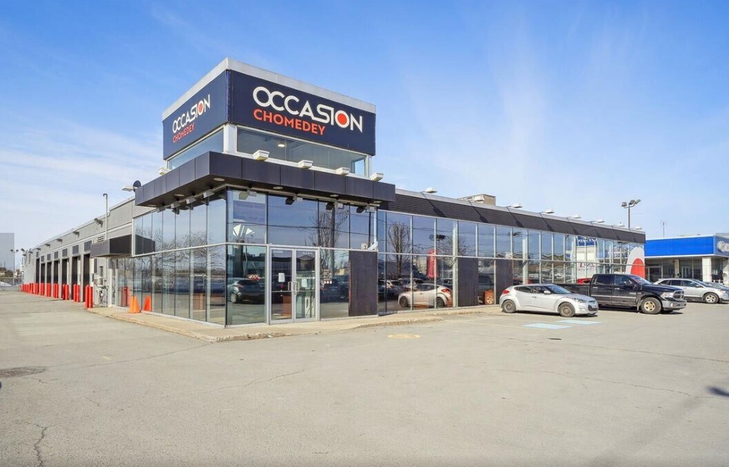 2470 Boul Curé-Labelle, Laval, QC for sale Primary Photo- Image 1 of 1