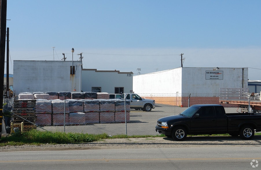 725 Pacific Ave, Oxnard, CA for sale - Building Photo - Image 3 of 4