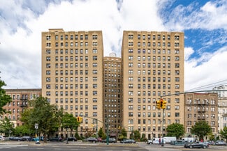 Plus de détails pour 135 Eastern Pkwy, Brooklyn, NY - Médical à louer
