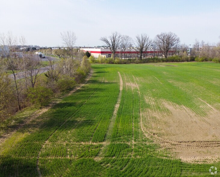 10000 Kincaid Dr, Fishers, IN à vendre - Photo du bâtiment - Image 2 de 2