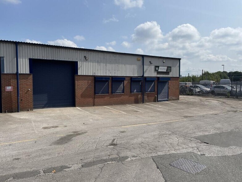 Longbridge Hayes Rd, Stoke On Trent à louer - Photo du bâtiment - Image 2 de 7