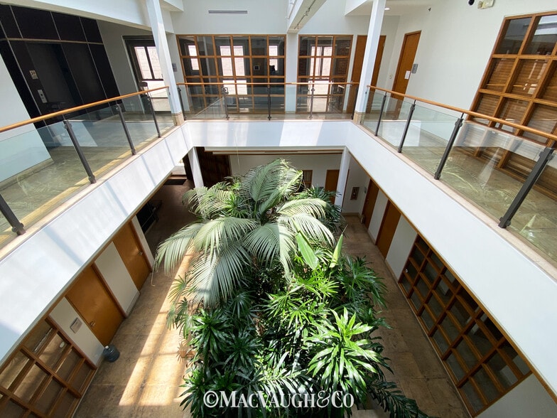 766 E Colorado Blvd, Pasadena, CA for lease - Building Photo - Image 3 of 13