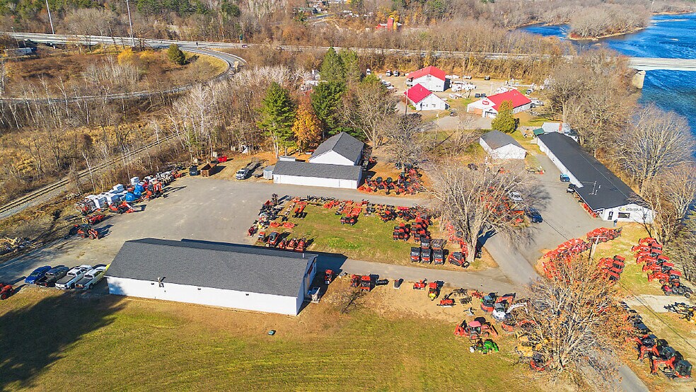 350 Upper Main St, Fairfield, ME à vendre - Photo du bâtiment - Image 2 de 42